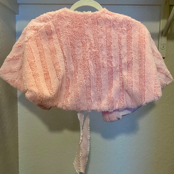 Pink Faux fur shrug - Picture 2 of 3